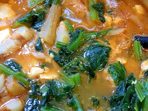 チャーシューとあさりと野菜のピリ辛スープ